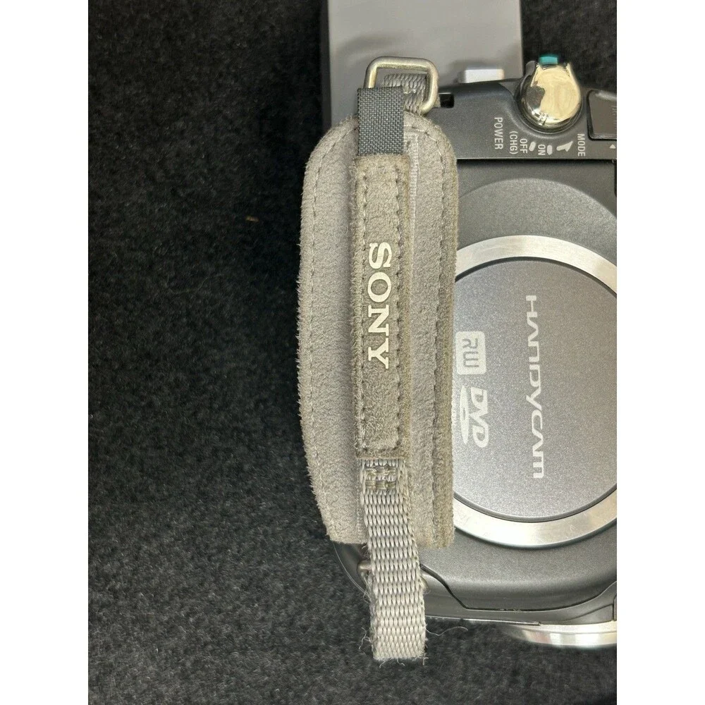 Sony Handycam DCR-DVD 203 DVD Camcorder 12x Optical Zoom with Accesories B-17